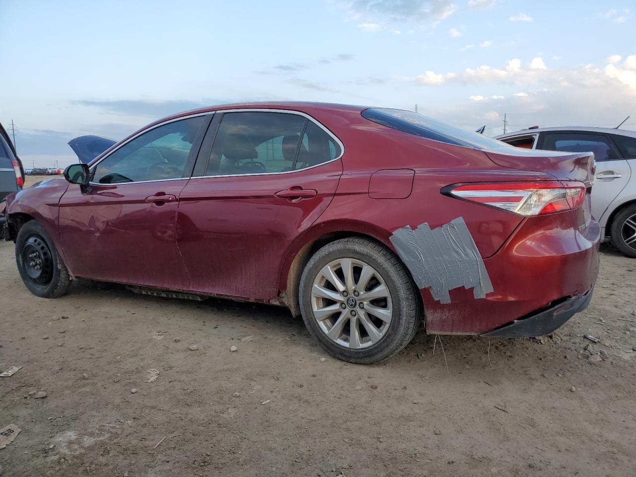 VIN 4T1B11HK7JU527377 2018 TOYOTA CAMRY no.2