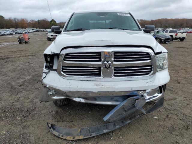 Pickups RAM 1500 2015 Biały