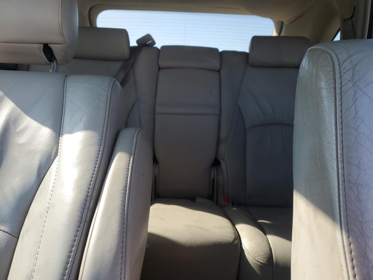 2005 Lexus RX - Image 10