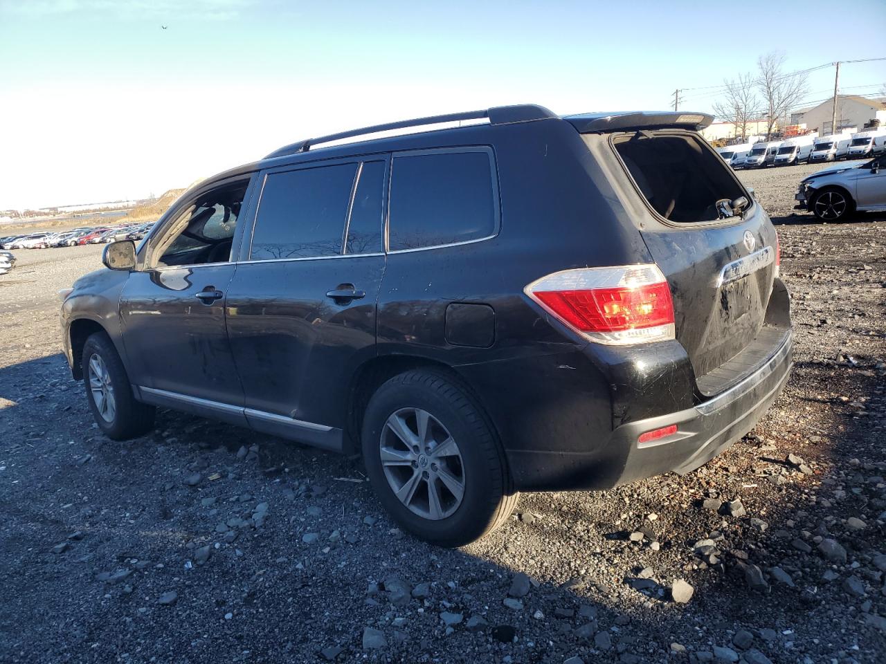 VIN 5TDBK3EH7DS267755 2013 TOYOTA HIGHLANDER no.2