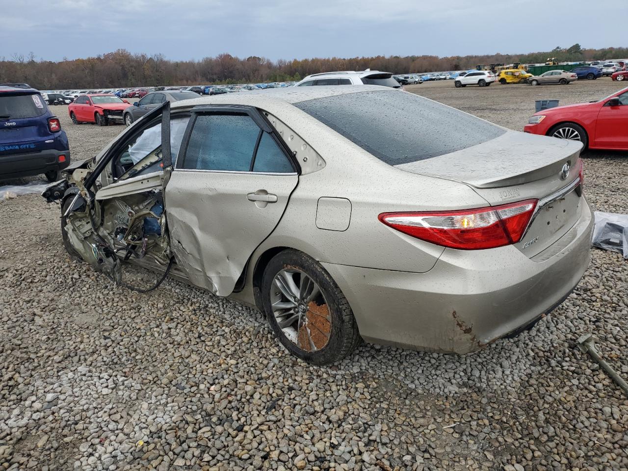 4T1BF1FKXGU168992 2016 TOYOTA CAMRY - Image 2