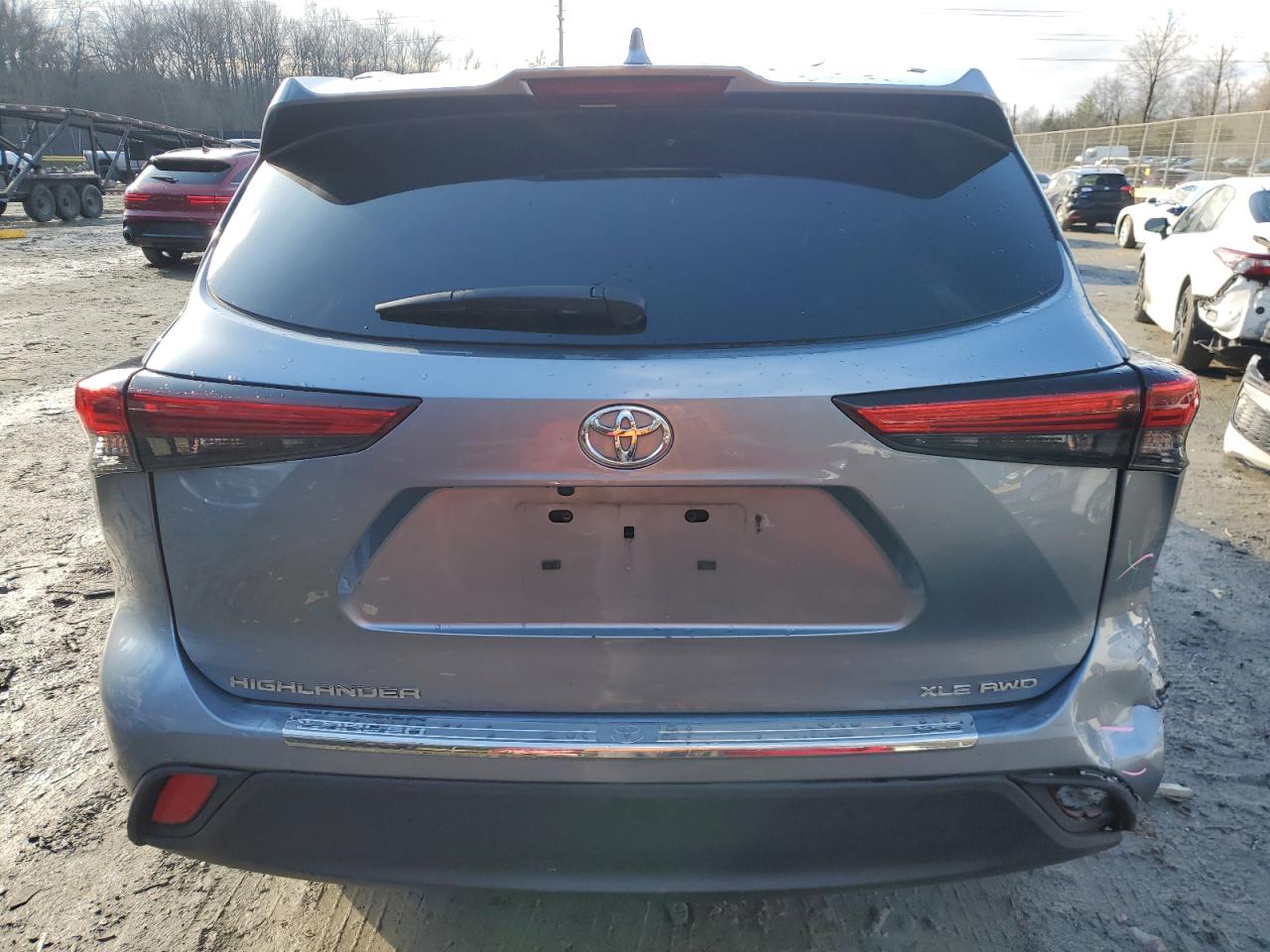 2022 Toyota Highlander - Image 6