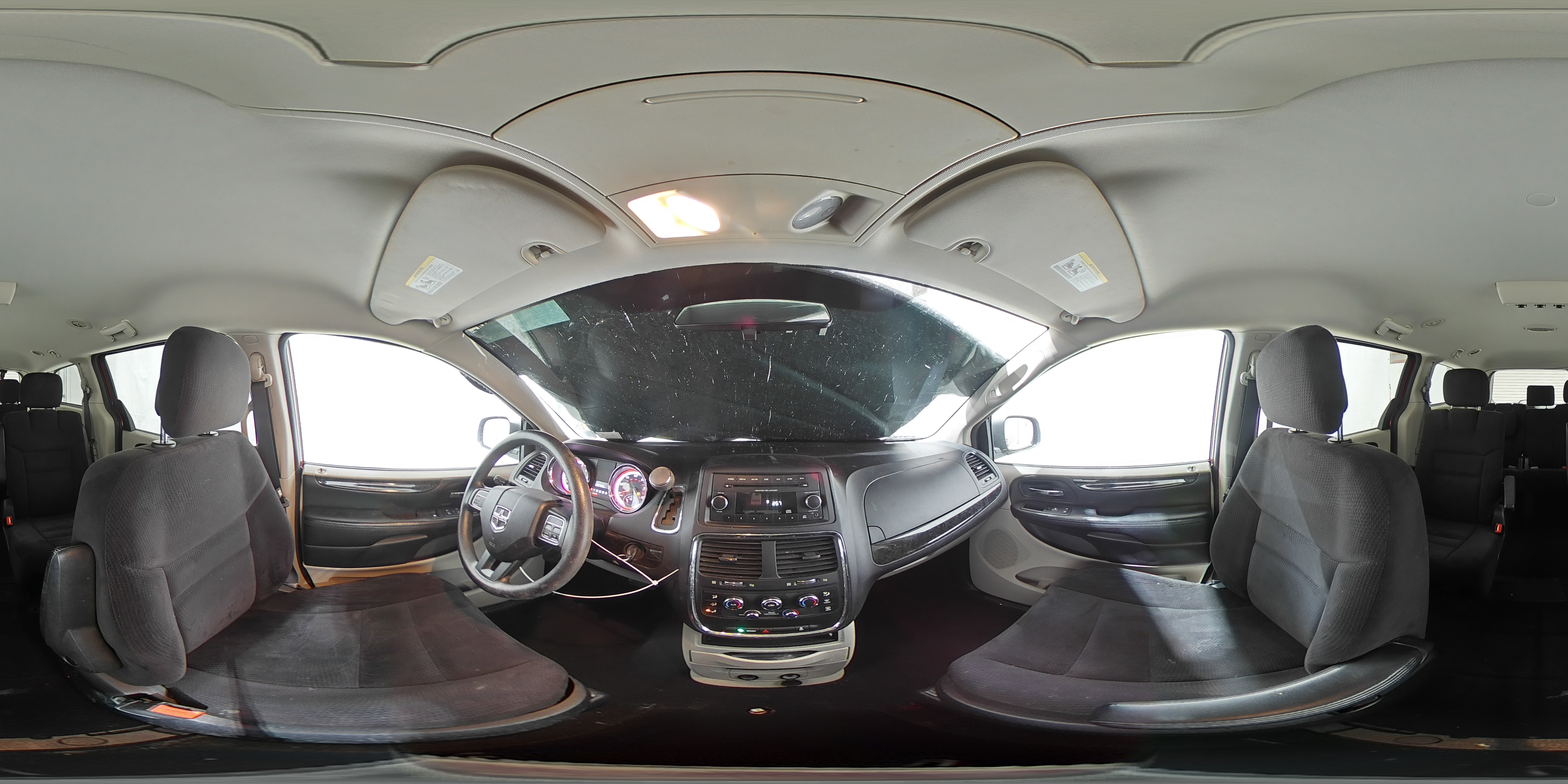 2014 Dodge Caravan - Image 16