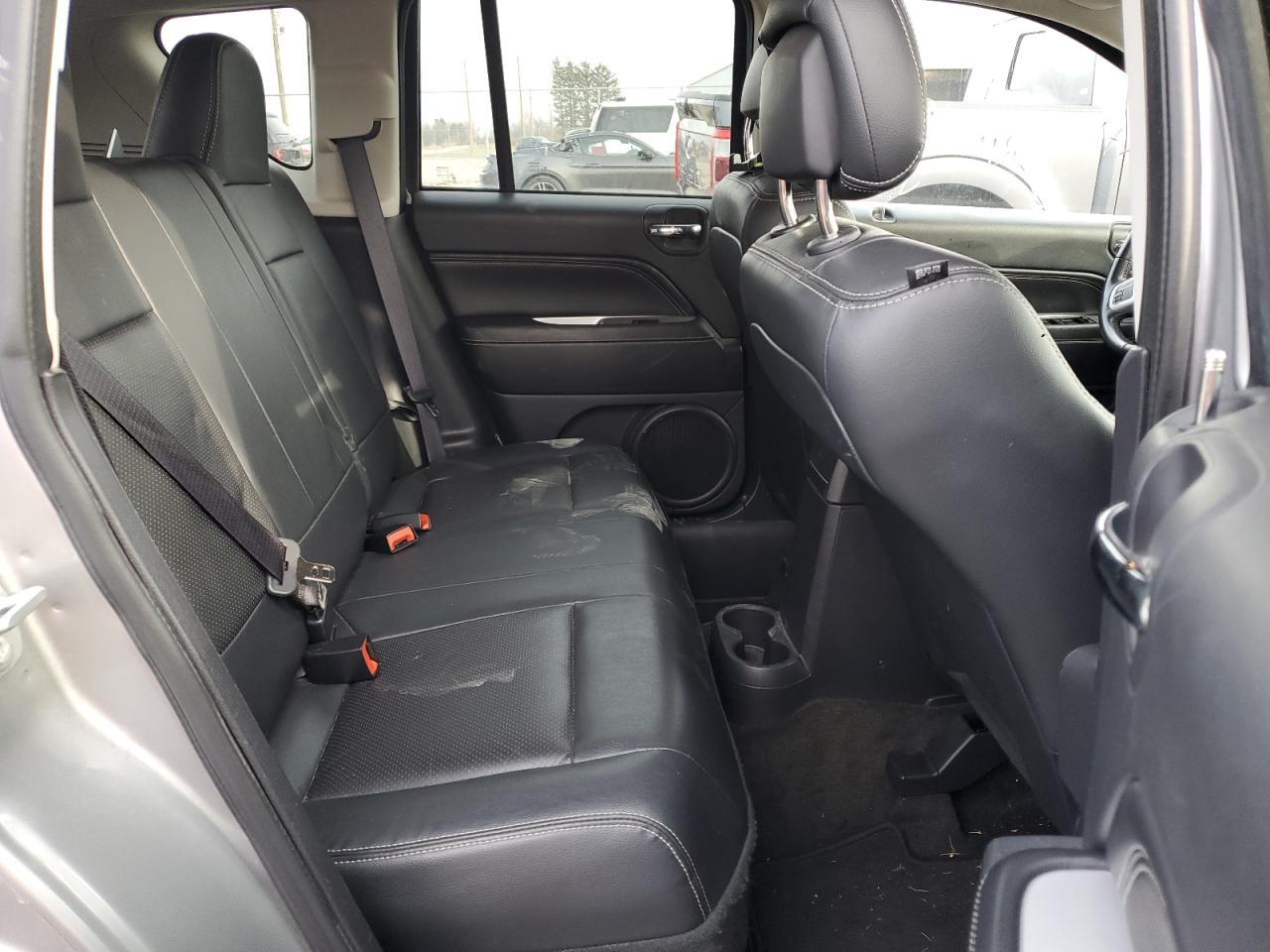 2017 Jeep Compass - Image 11