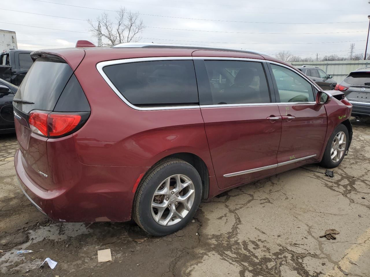 VIN 2C4RC1GG4KR705335 2019 CHRYSLER PACIFICA no.3