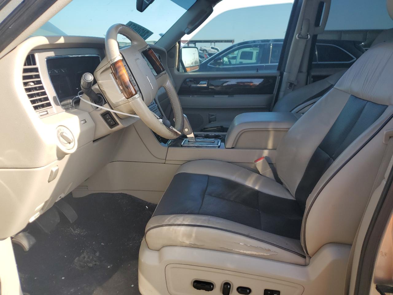 2008 Lincoln Navigator VIN: 5LMFU27588LJ04394 Lot: 84245174