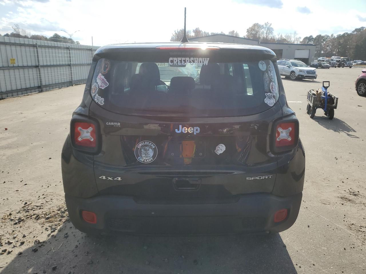 VIN ZACNJDA16NPN60685 2022 JEEP RENEGADE no.6