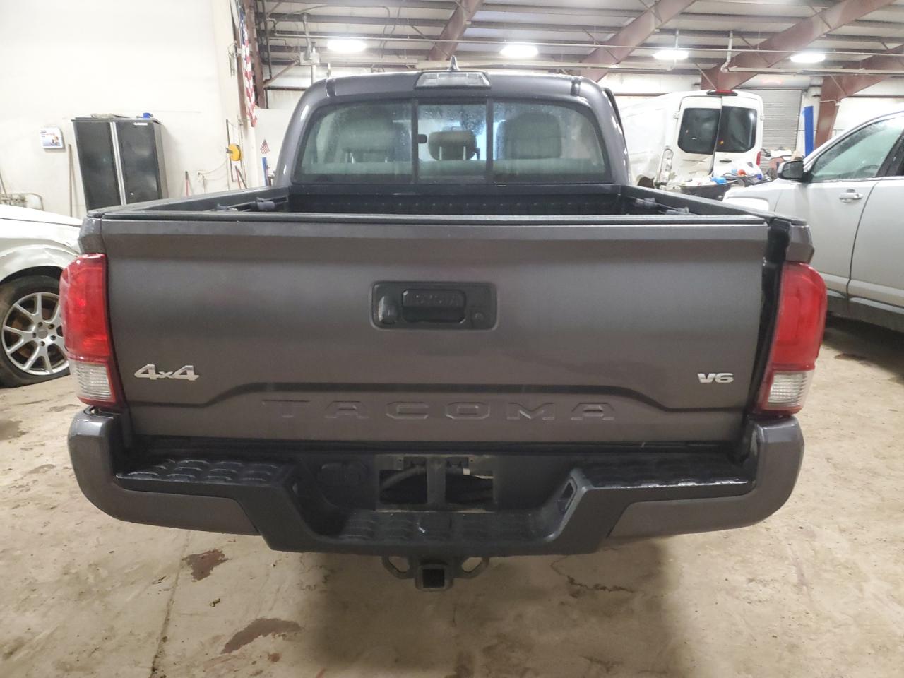 VIN 5TFCZ5AN9JX124898 2018 TOYOTA TACOMA no.6