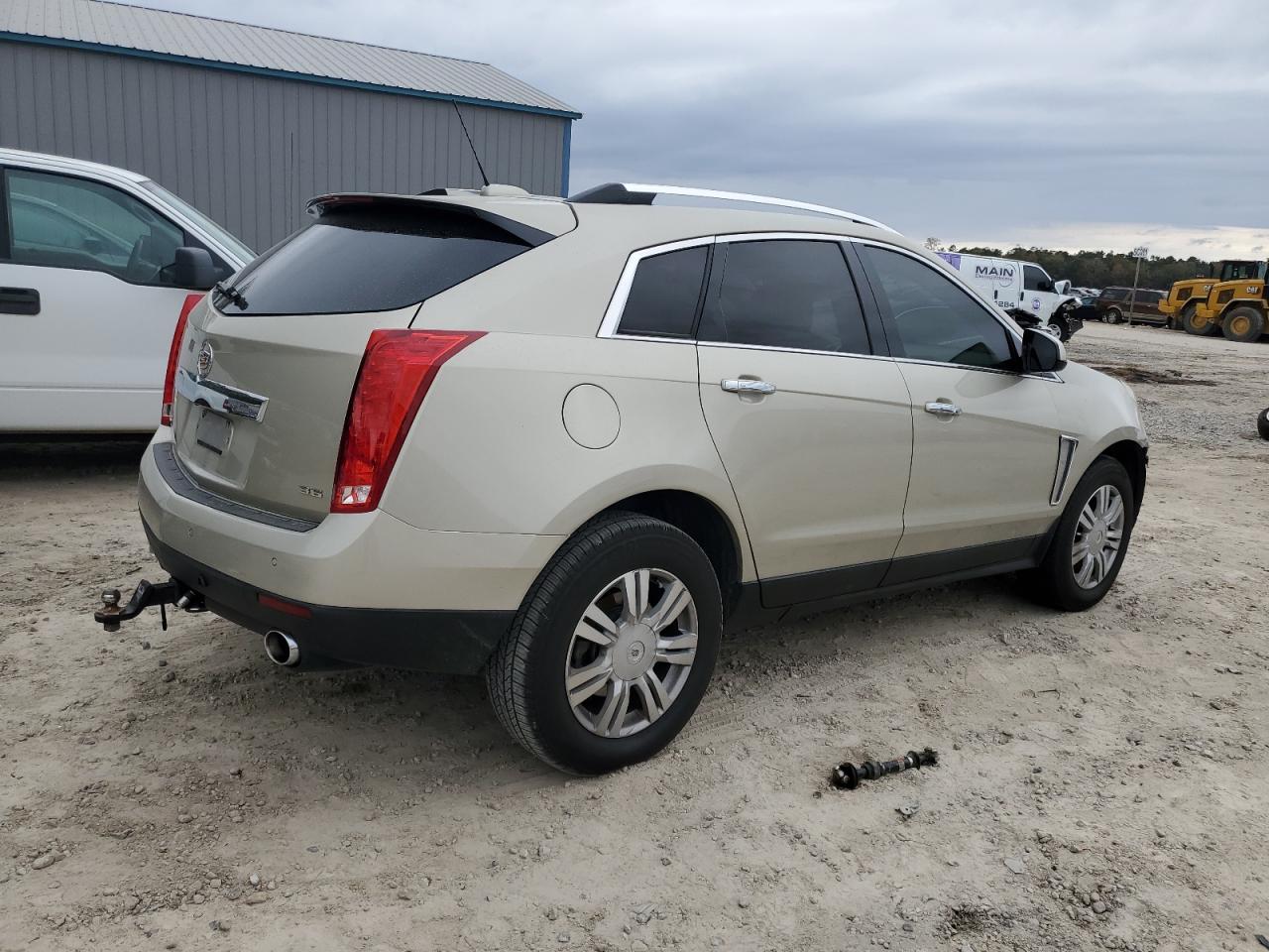 VIN 3GYFNBE3XGS503784 2016 CADILLAC SRX no.3