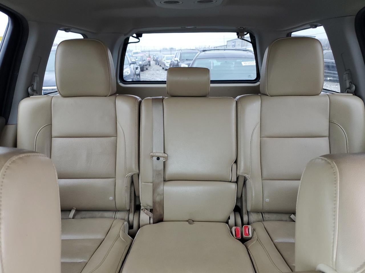 2015 Nissan Armada - Image 10