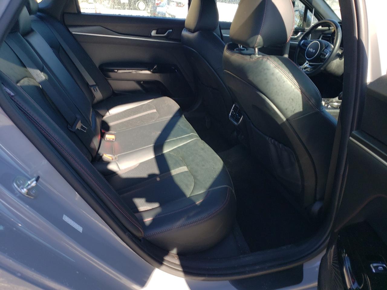 2024 Kia K5 - Image 10