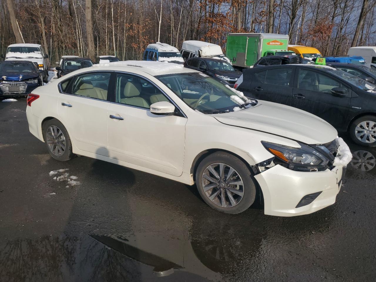 2016 Nissan Altima - Image 4