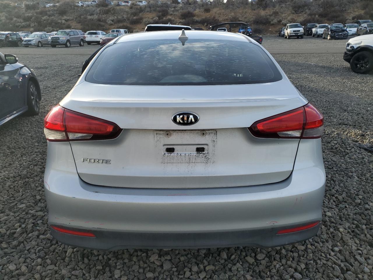 2017 Kia Forte - Image 6