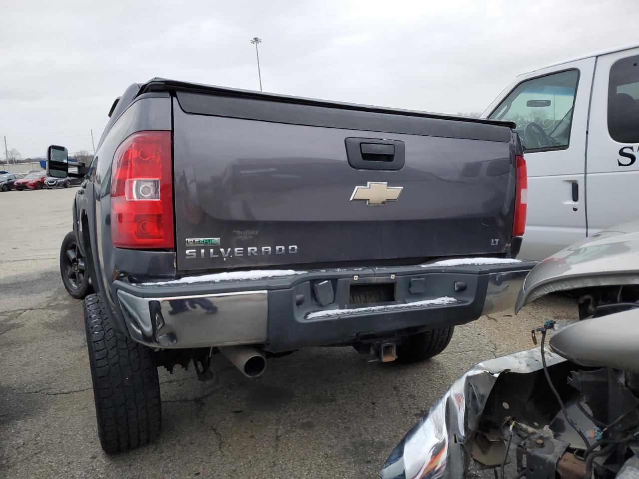 2010 Chevrolet Silverado - Image 2