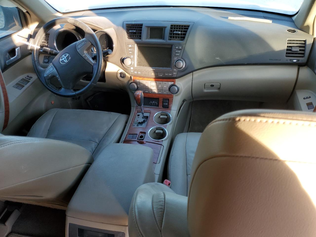 2010 Toyota Highlander - Image 8