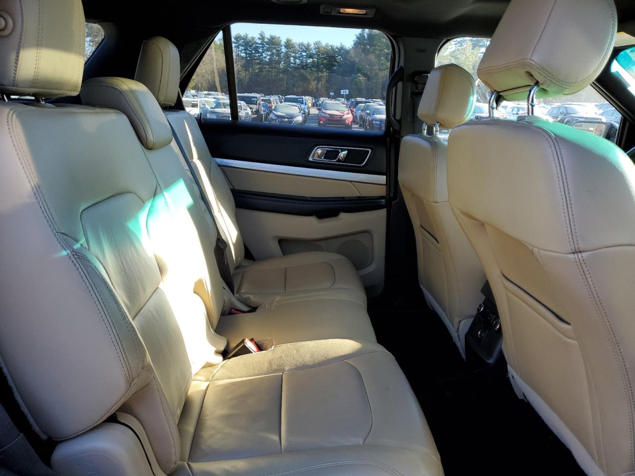 2017 Ford Explorer - Image 11