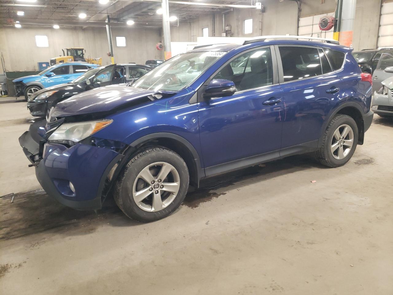 VIN 2T3RFREV3FW245717 2015 TOYOTA RAV4 no.1