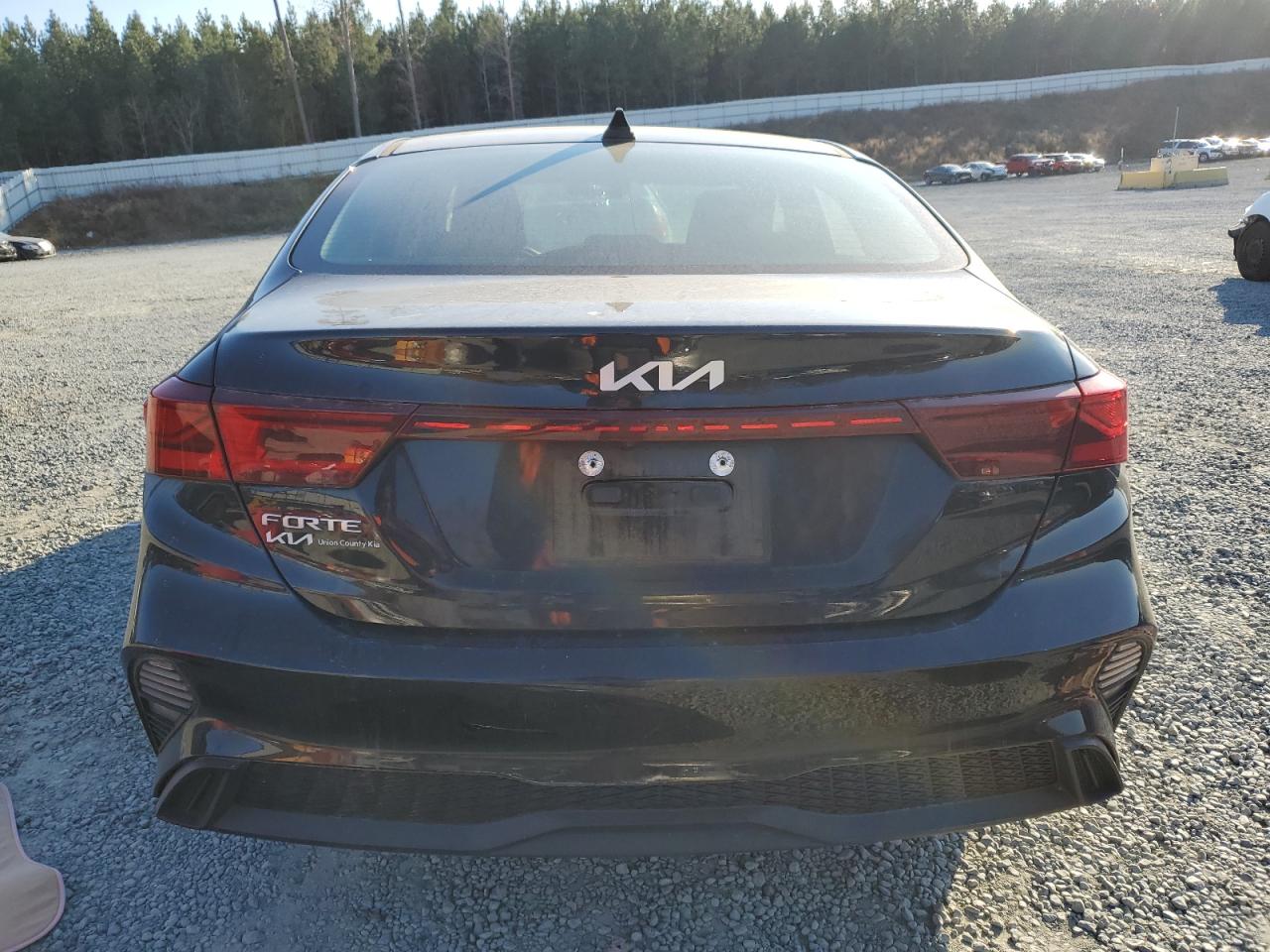 2022 Kia Forte - Image 6