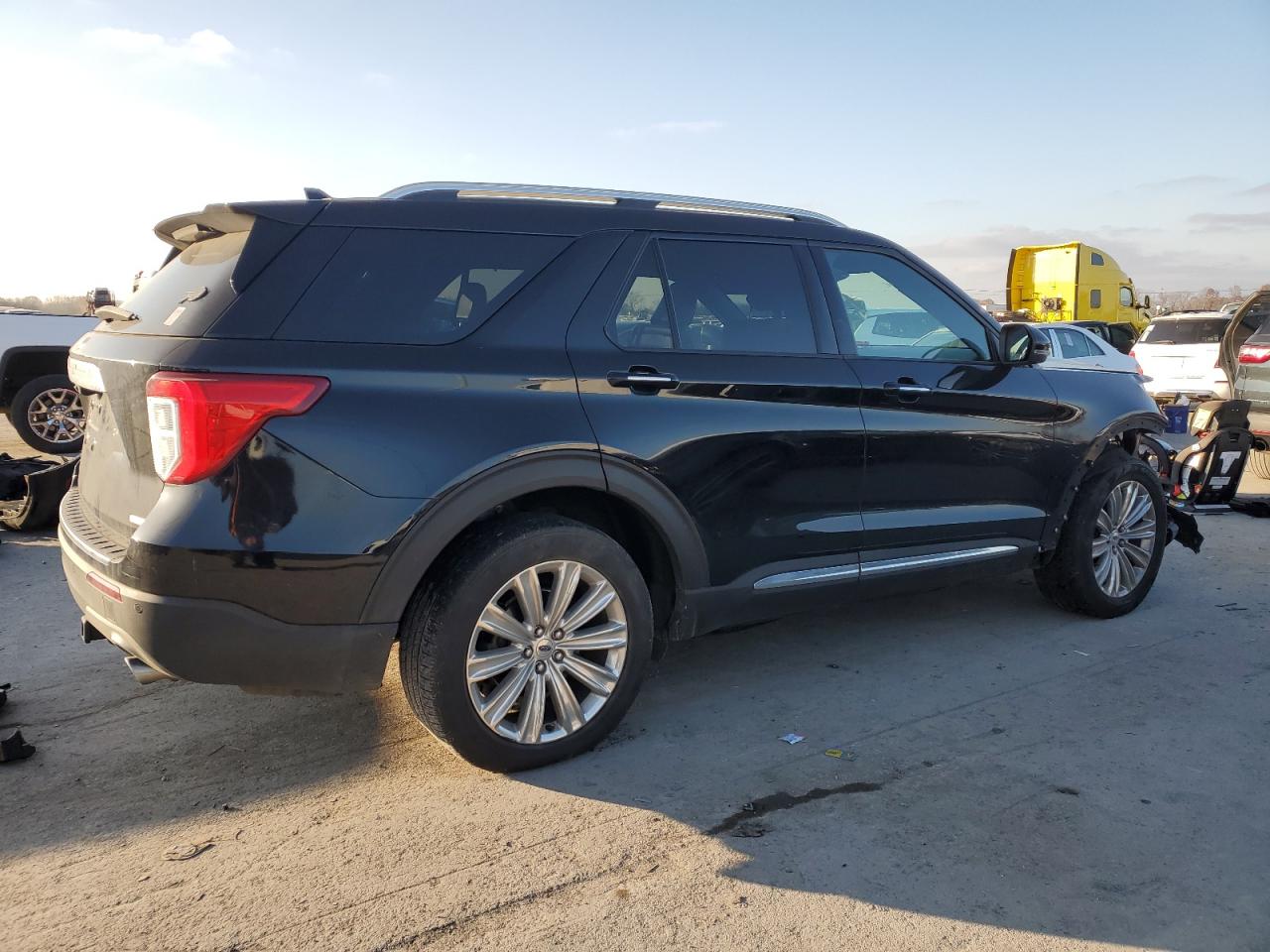 2020 Ford Explorer - Image 3