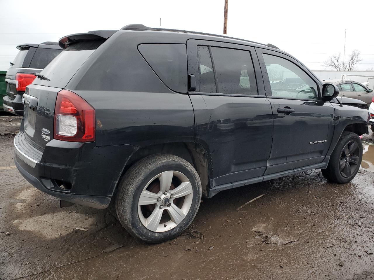 VIN 1C4NJCEA4FD171678 2015 JEEP COMPASS no.3