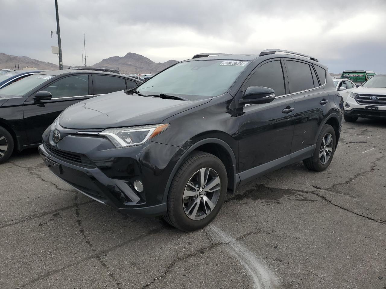 VIN 2T3RFREVXJW784327 2018 TOYOTA RAV4 no.1