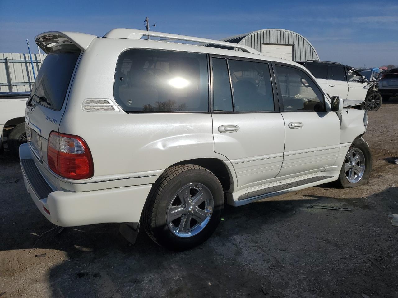 2003 Lexus LX - Image 3