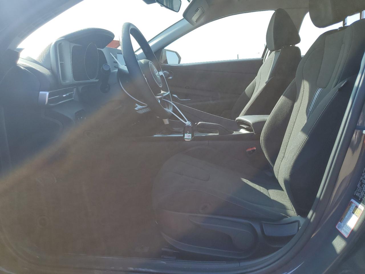 2023 Hyundai Elantra - Image 7