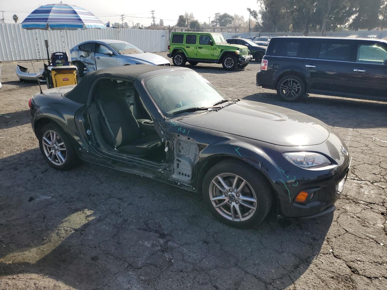 VIN JM1NC2JFXF0238989 2015 MAZDA MX5 no.4