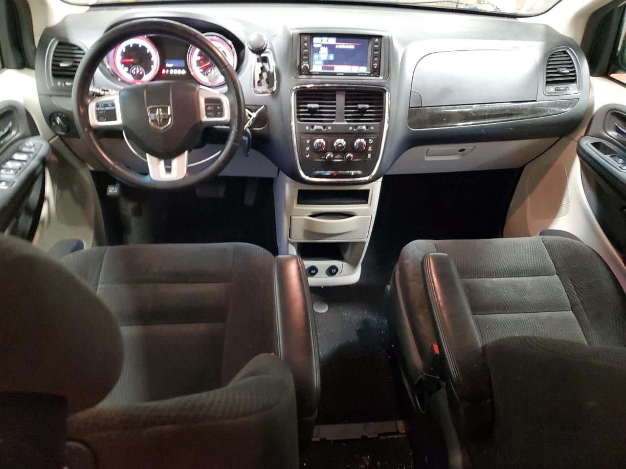 2017 Dodge Caravan - Image 8
