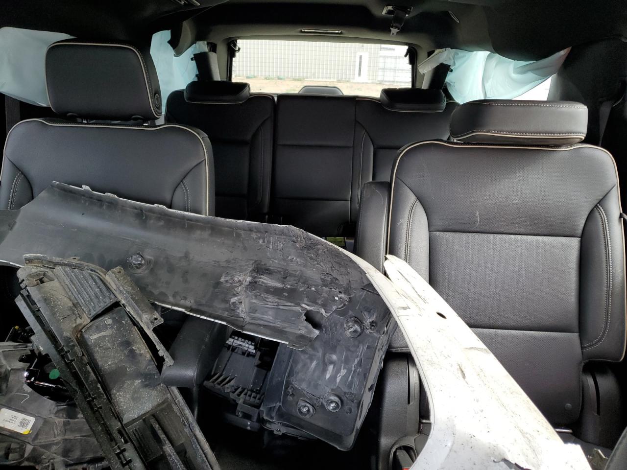 2021 Chevrolet Suburban - Image 10