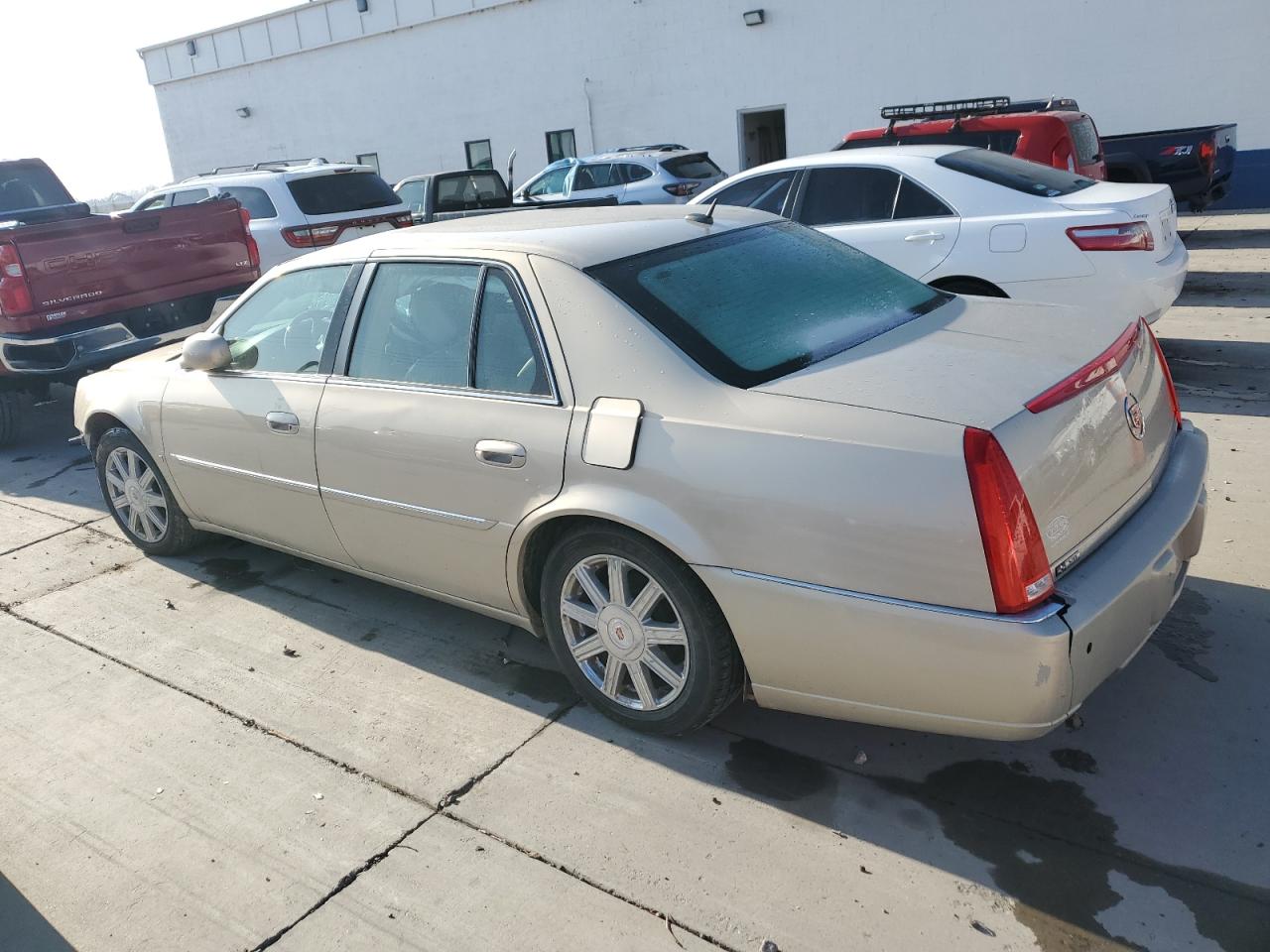 2008 Cadillac DTS - Image 2