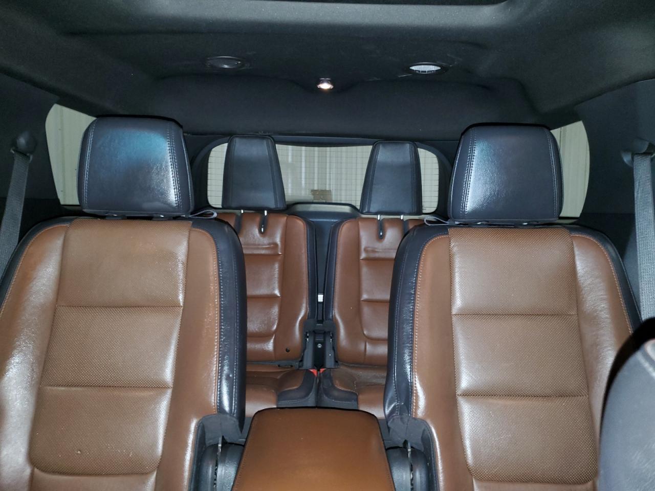 2011 Ford Explorer - Image 10