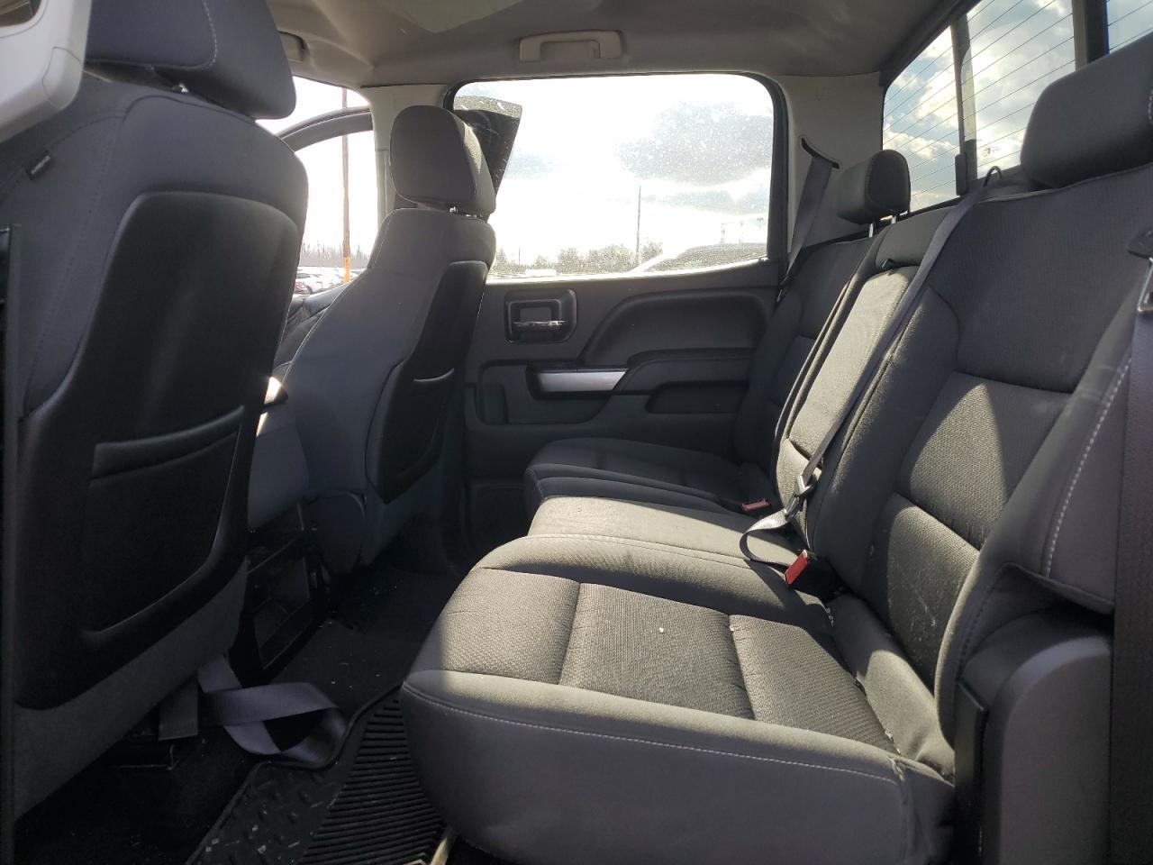 2015 Chevrolet Silverado - Image 10