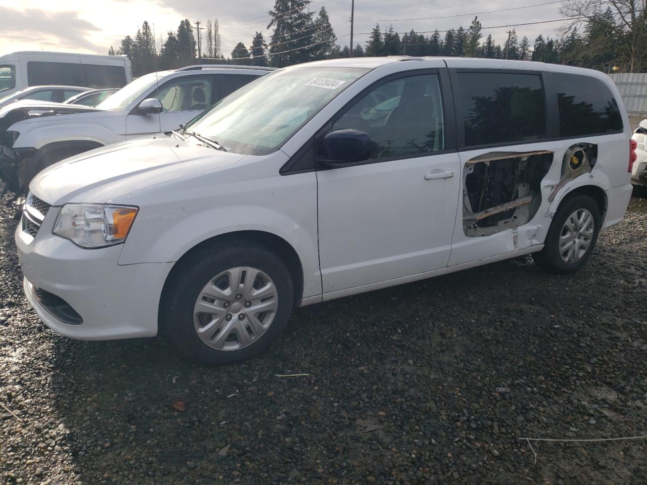 VIN 2C4RDGBG4JR181562 2018 DODGE CARAVAN no.1