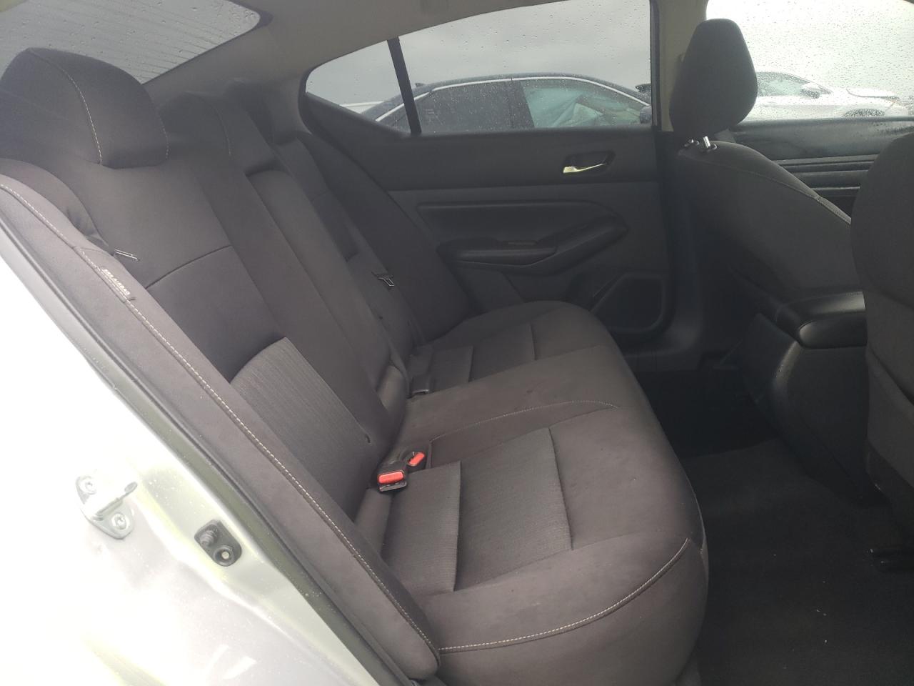 2019 Nissan Altima - Image 10