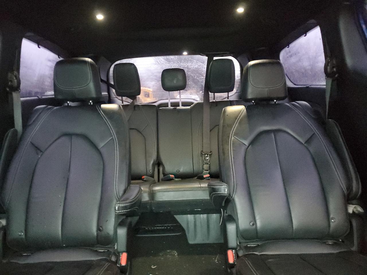 2020 Chrysler Pacifica - Image 10