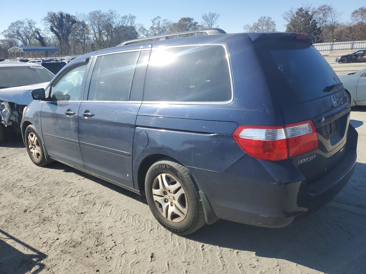 2007 Honda Odyssey - Image 2