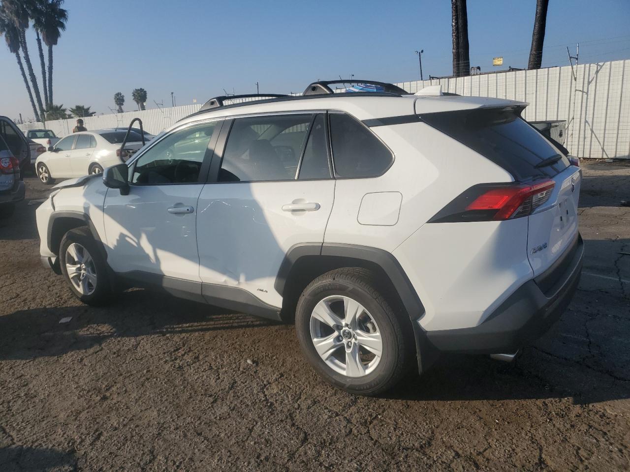 VIN JTMRWRFV3KD013690 2019 TOYOTA RAV4 no.2