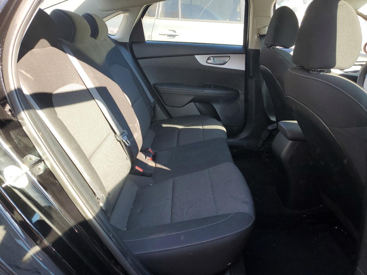 2022 Kia Forte - Image 11