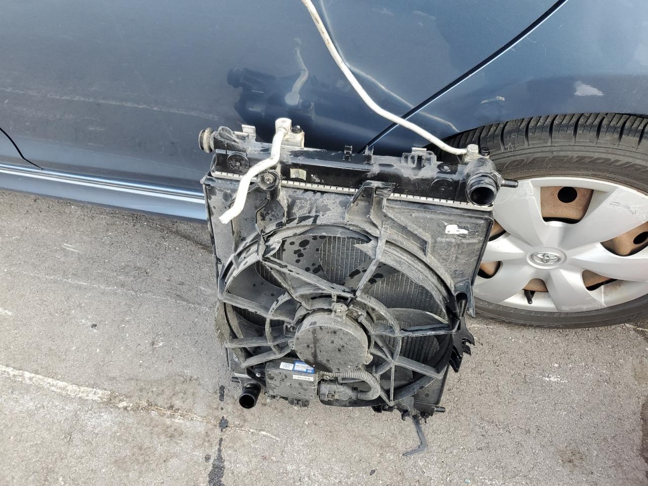 2016 Hyundai Veloster - Image 12