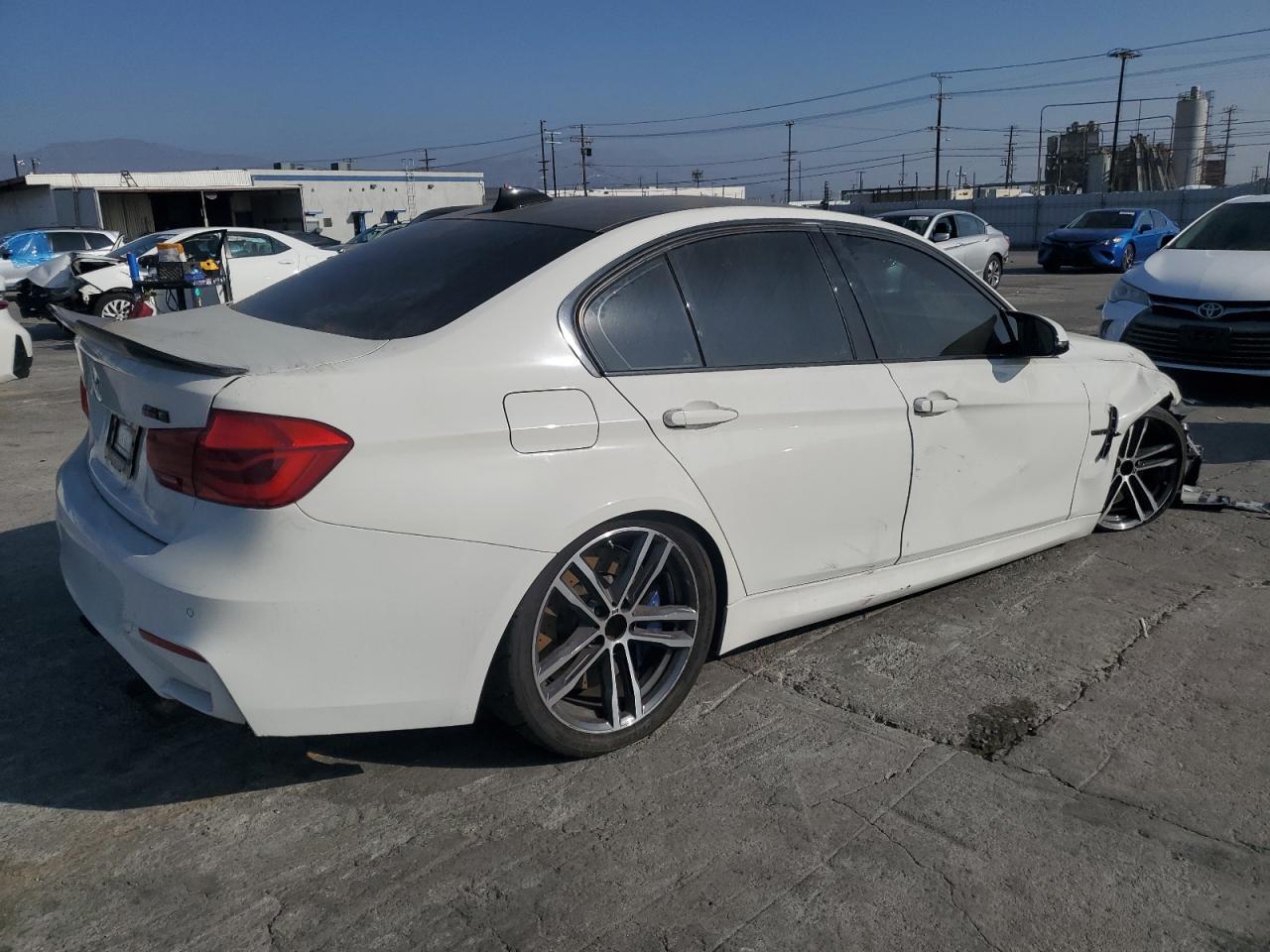 VIN WBS8M9C38H5G85103 2017 BMW M3 no.3