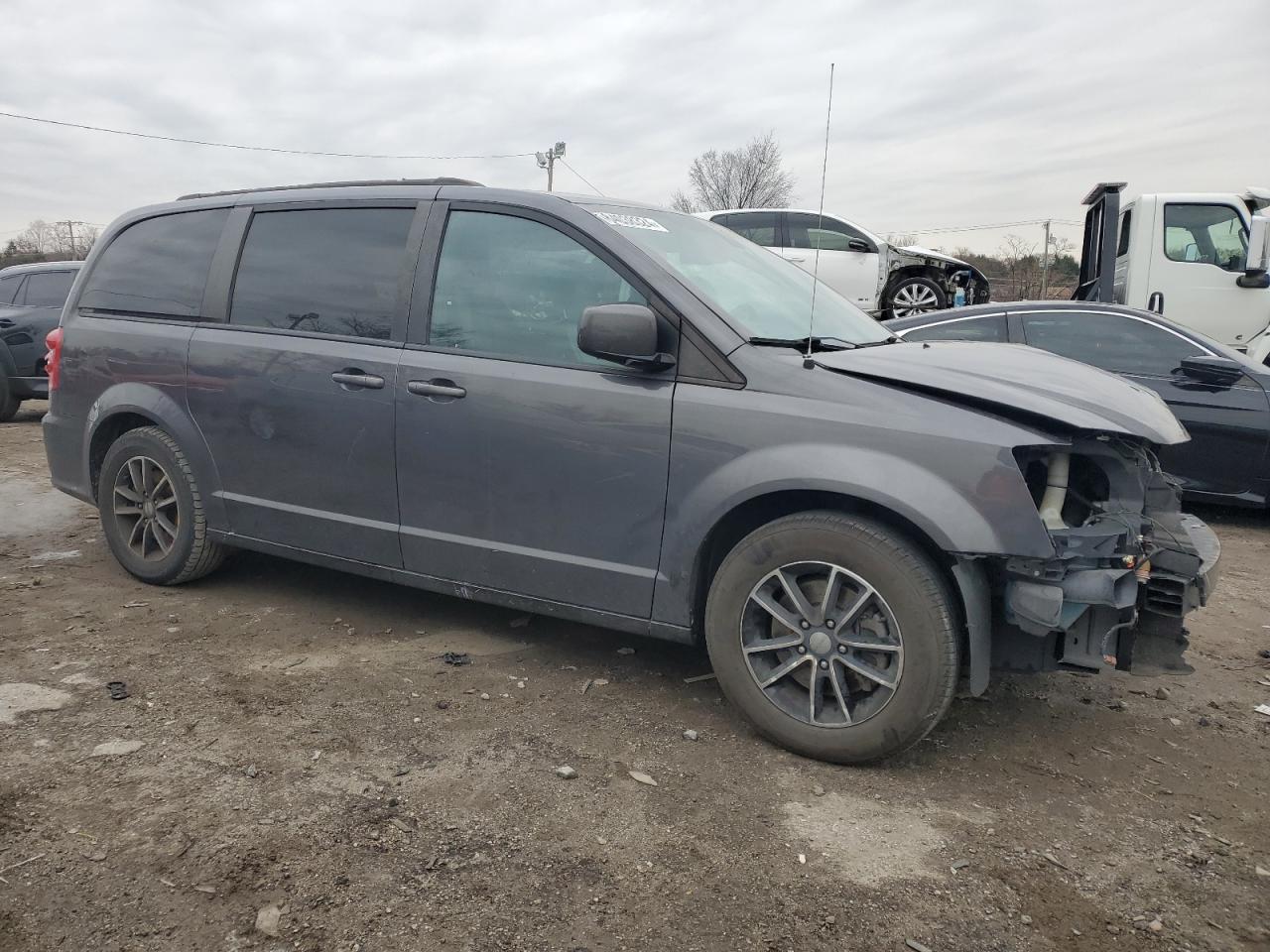 2018 Dodge Caravan - Image 4