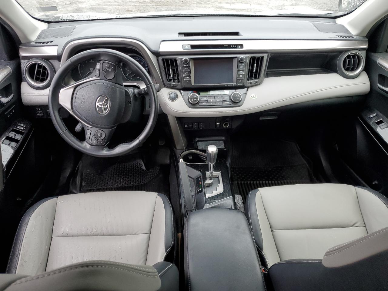 2018 Toyota RAV 4 - Image 8