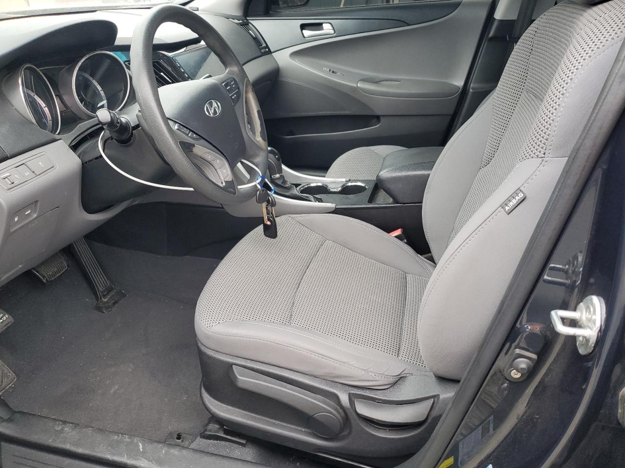 2011 Hyundai Sonata - Image 7