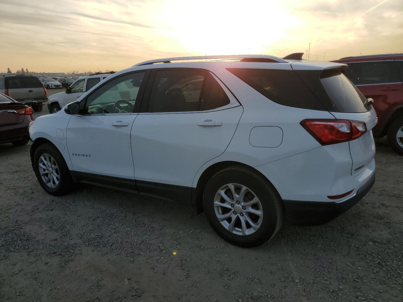 2018 Chevrolet Equinox - Image 2