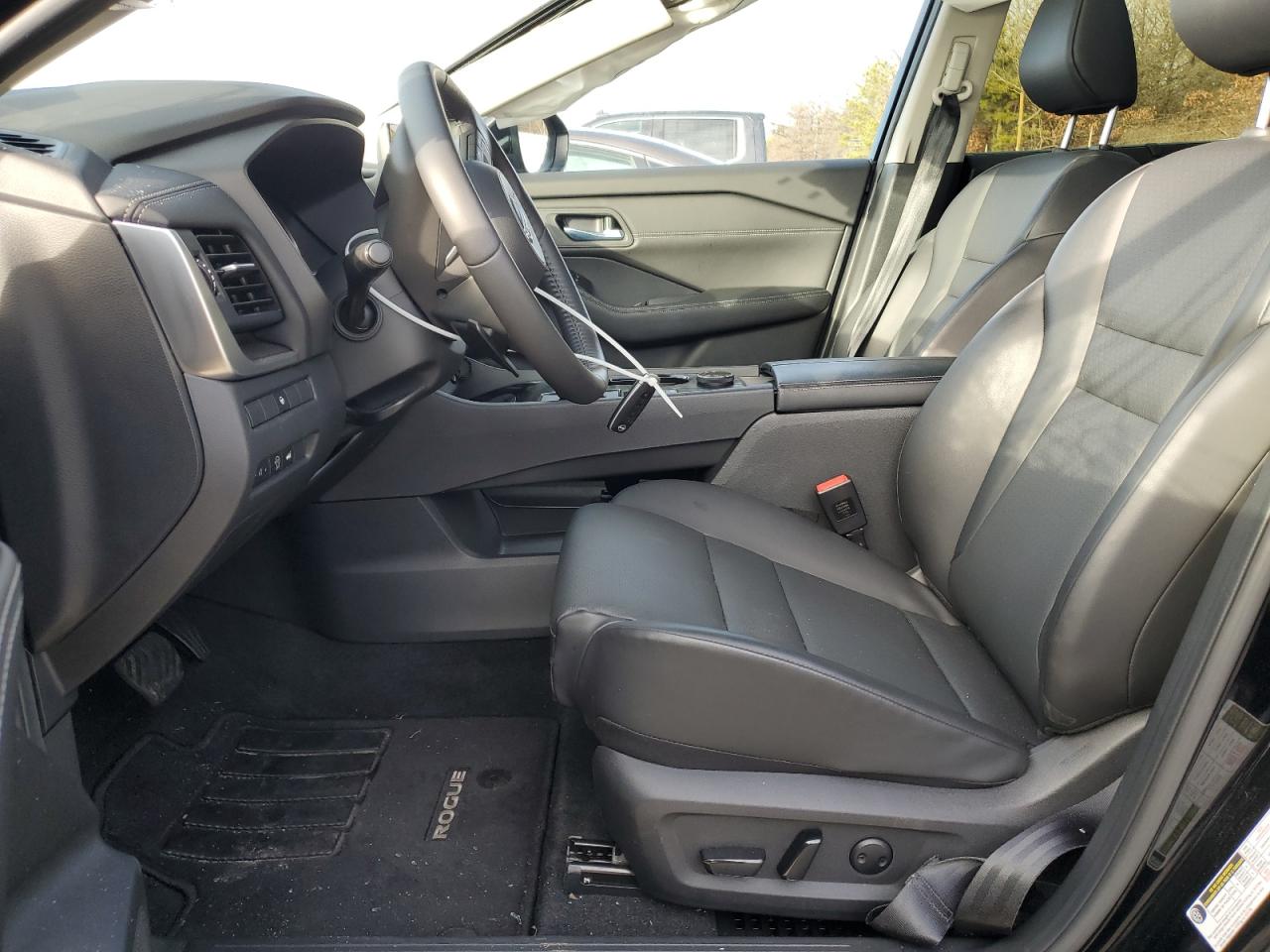 2024 Nissan Rogue - Image 7