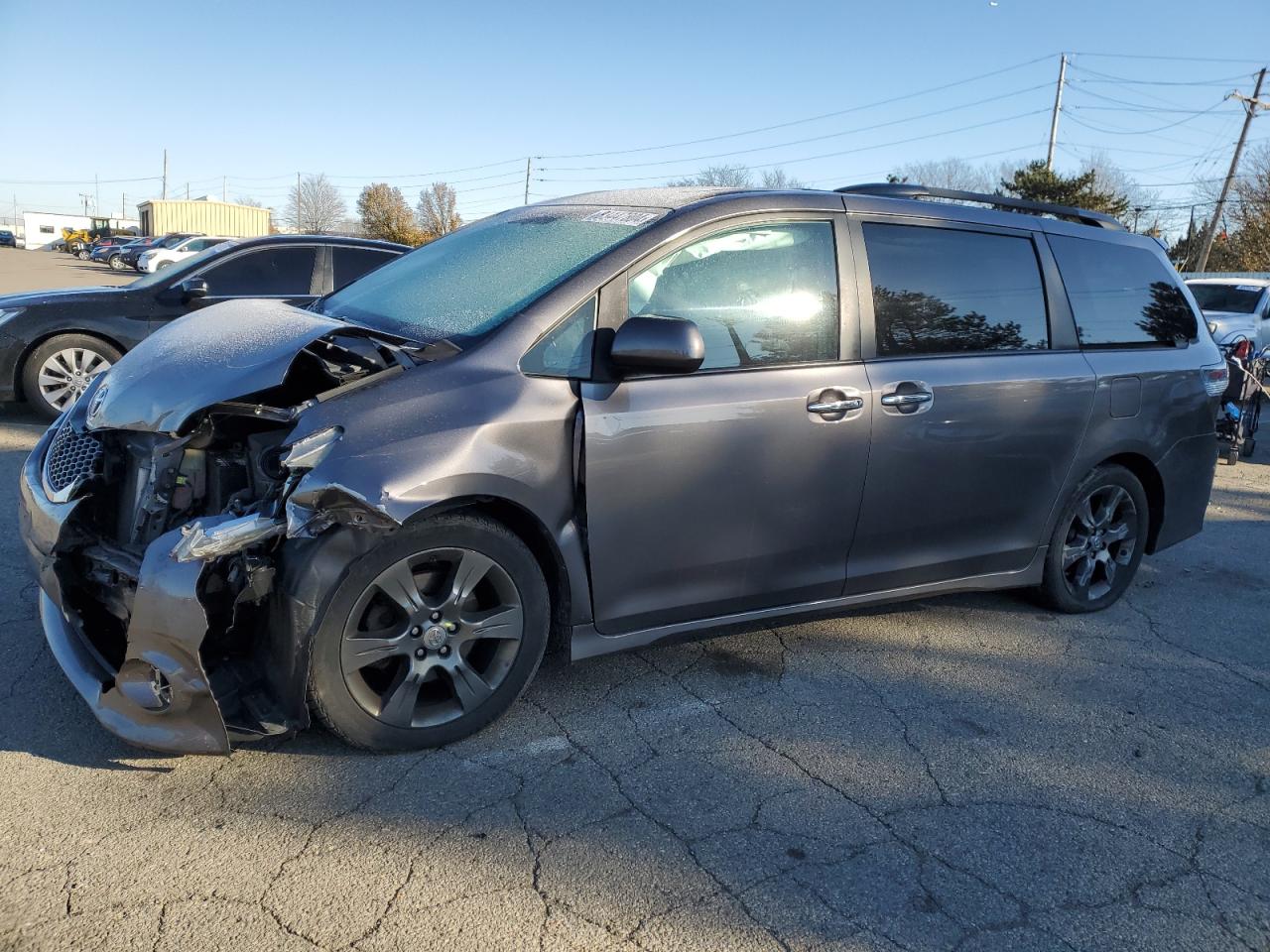 2016 TOYOTA SIENNA