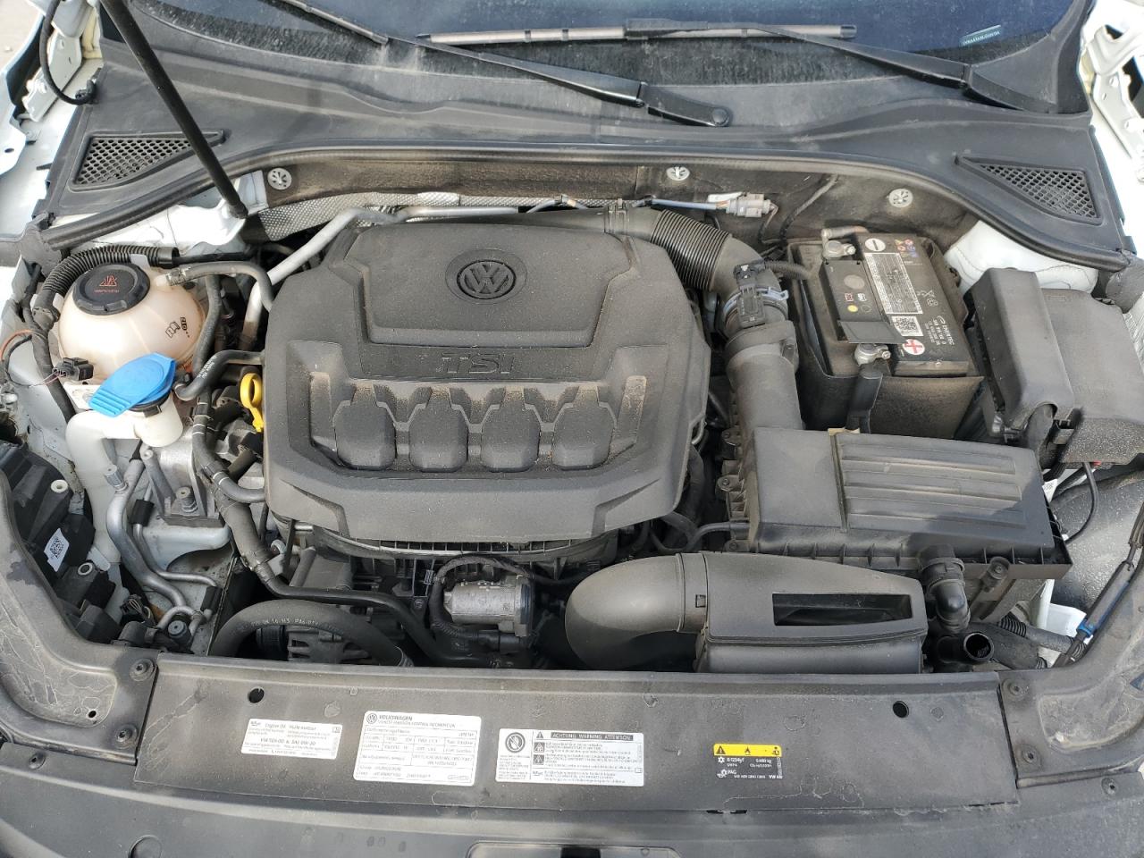2018 Volkswagen Passat - Image 11