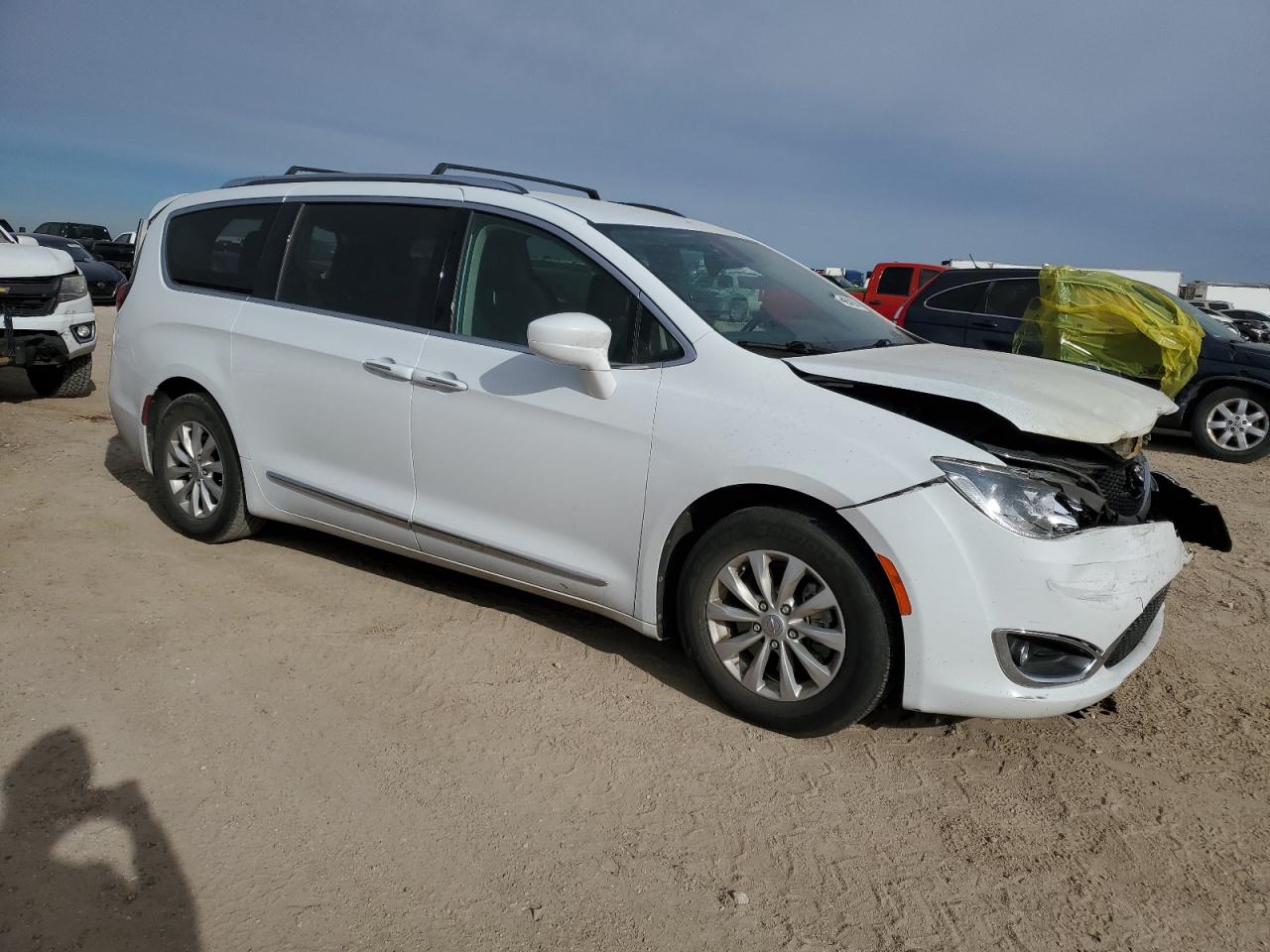 2019 Chrysler Pacifica - Image 4