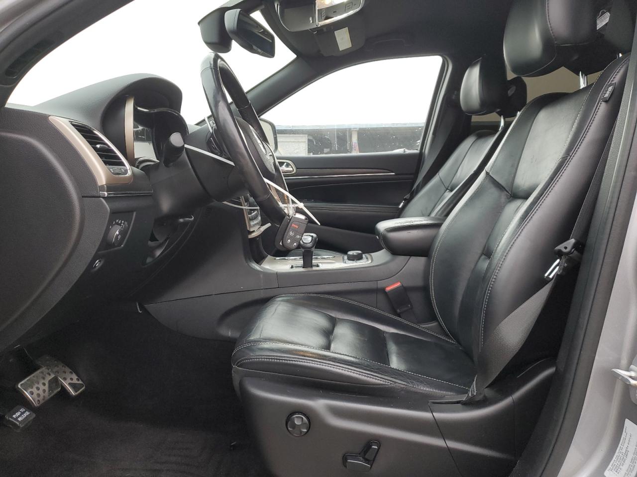 2015 Jeep Grand Cherokee - Image 7